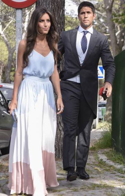 Ana Boyer y el tenista Fernando Verdasco durante la boda de Sara Verdasco y Juan Carmona en Madrid en 2016.