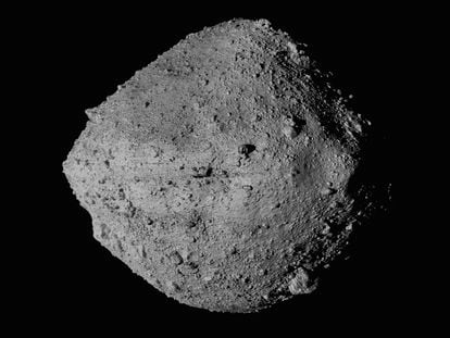 Imagen del asteroide Bennu tomada por la nave 'OSIRIS-REx'.