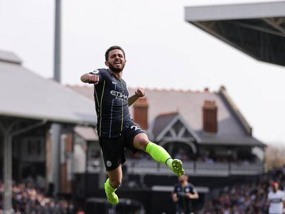 Bernardo Silva celebra un gol en Fulham.