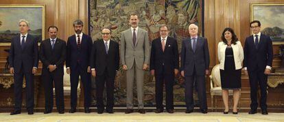El Rey con la comisión ejecutiva de la Asociación de Medios de Información (AMI).