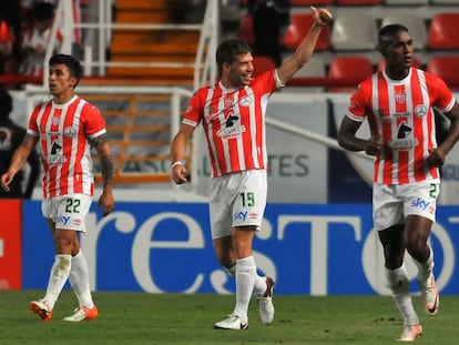 Los futbolistas de Necaxa durante los cuartos de final