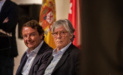 Rafael García Garrido, a la izquierda, y Simón Casas, empresarios de la plaza de Las Ventas.