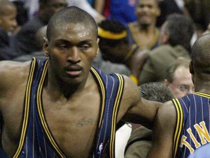 Ron Artest, de Indiana Pacers, tras la pelea entre algunos jugadores de Indiana y aficionados de los Pistons en 2004.