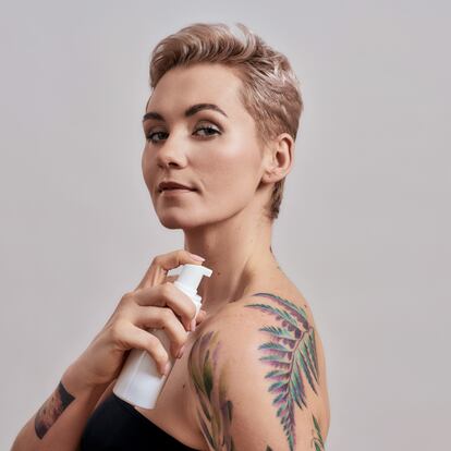 Estas cremas garantizan la mejor hidratación y cicatrización para tus tatuajes. GETTY IMAGES.
