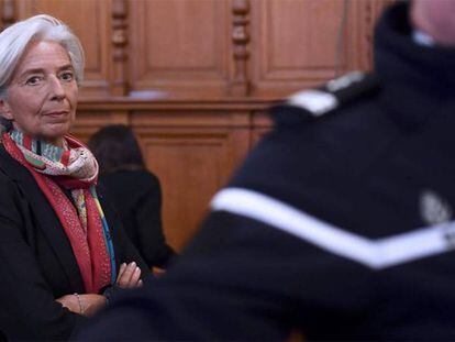 FOTO: Christine Lagarde, directora del FMI, en el juicio por el 'caso Tapie'. / VÍDEO: Declaraciones de su abogado, este lunes.