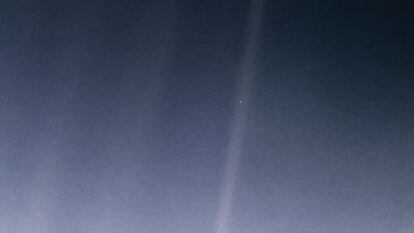 Imagen del 'pálido punto azul', tomada por la sonda 'Voyager 1'.