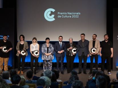 Foto de los premiados junto al presidente de la Generalitat de Cataluña, Pere Aragonès.