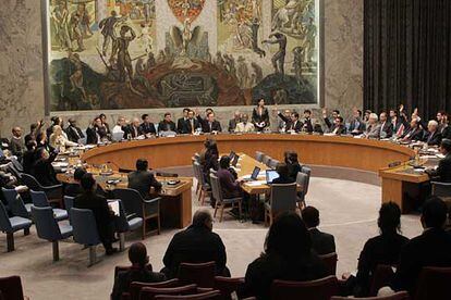 Los miembros del Consejo de Seguridad votan la resolución contra Corea del Norte.