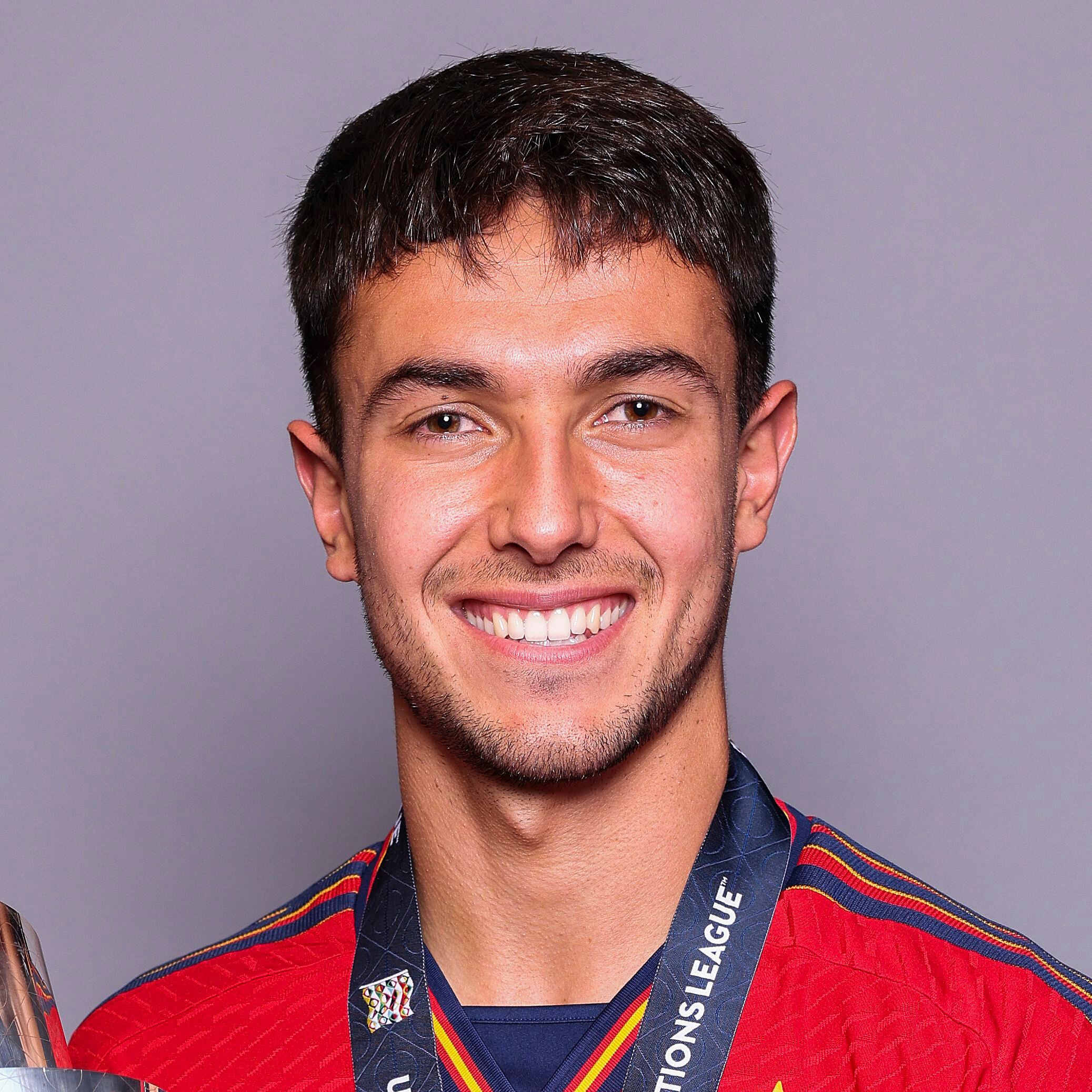 ROTTERDAM, NETHERLANDS - JUNE 18: Martin Zubimendi of Spain poses for a photograph with the UEFA Nations League Trophy during the UEFA Nations League 2022/23 at De Kuip on June 18, 2023 in Rotterdam, Netherlands. (Photo by Dean Mouhtaropoulos - UEFA/UEFA via Getty Images)