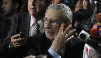 Ríos Montt, en el juzgado tras recibir la sentencia.