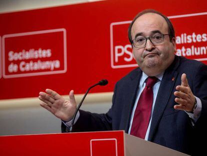 El primer secretario del PSC,Miquel Iceta, atiende a los medios de comunicación. 