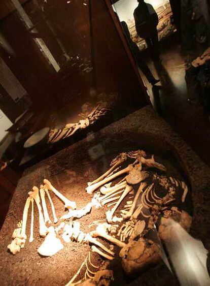 Restos humanos hallados en el yacimiento llamado Pista de Motos.