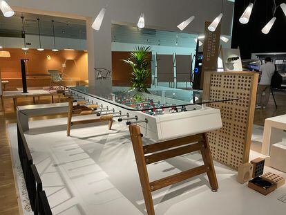 Una mesa de futbolín en la exposición Lo Mejor del Diseño en el Museo del Diseño de Barcelona. G.M.