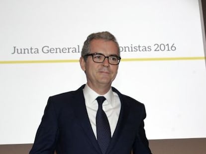 El presidente del Grupo Inditex, Pablo Isla, a su llegada a la Junta General de Accionistas que la multinacional textil ha celebrado hoy en Arteixo (A Coruña).