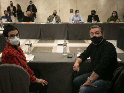 Carme Ruscalleda y Joan Roca en la reunión del gremio de Restauradores contra el cierre.