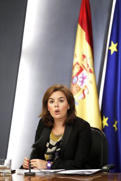 Sáenz de Santamaría, ayer, tras el Consejo de Ministros.