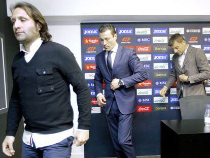 Rufete, el presidente del club Amadeo Salvo y Djukic tras la rueda de prensa