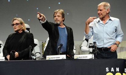 D'esquerra a dreta: Carrie Fisher, Mark Hamill i Harrison Ford.