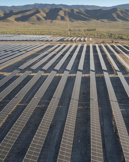 Planta fotovoltaica en Campo de Tabernas (Almería).