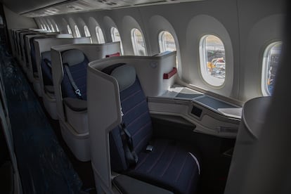 Interior del nuevo avión de la aerolínea Aeroméxico, Dreamliner 787-9, en Ciudad de México.
