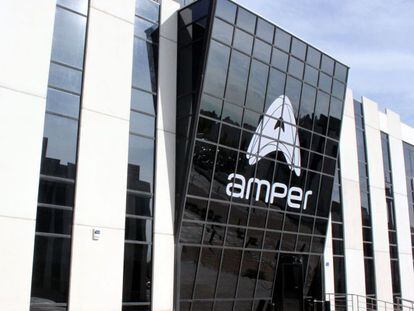 Logotipo de Amper en su sede de Madrid.