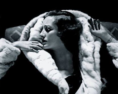 La estrella del celuloide Joan Crawford vista a través de la lente de George Hurrell.