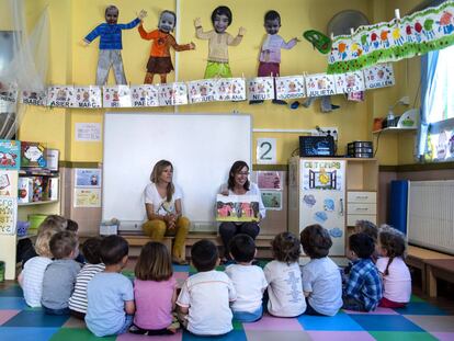 Clase de niños de dos años en el colegio Federico García Lorca de Valencia.
