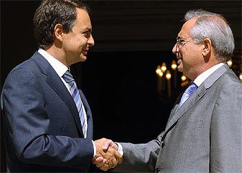 José Luis Rodríguez Zapatero y Juan José Imbroda, a las puertas de La Moncloa.