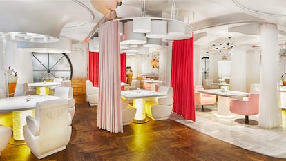 Comedor del restaurante DiverXO, de Dabiz Muñoz, en el hotel NH Eurobuilding de Madrid.