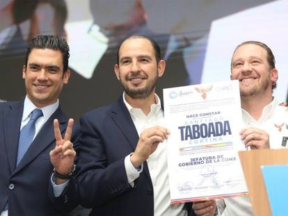 Jorge Romero y Marko Cortés acompañaron a Santiago Taboada a su registro como precandidato a jefe de gobierno de la Ciudad de México.
