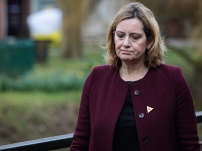 La ministra británica de Trabajo, Amber Rudd, en una visita a Salisbury.