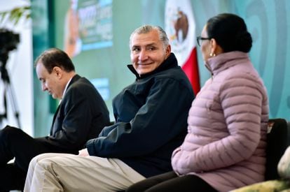 Adán Augusto López, durante una gira con el presidente en Sonora, en febrero de este año.