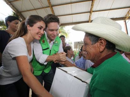 Anahi y Velasco, en un acto oficial en Chiapas.