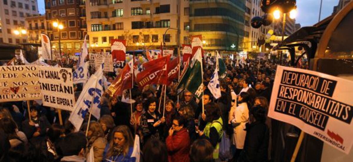 Decenas de miles de personas salen a la calle contra el tijeretazo ...