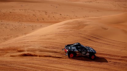 El piloto español Carlos Sainz durante una etapa del Rally Dakar 2022.