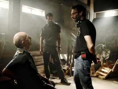 Viyuela, Cortada (al fondo) y el director Carlos Ther&oacute;n, en el rodaje de &#039;Olmos y Robles&#039;.