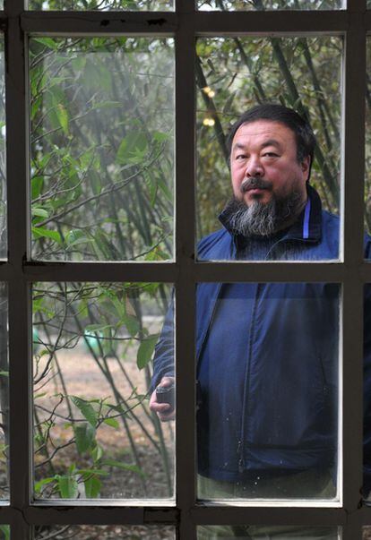 El artista chino Ai Weiwei fue detenido el día 3 de abril cuando se disponía a volar de Pekín a Hong Kong.