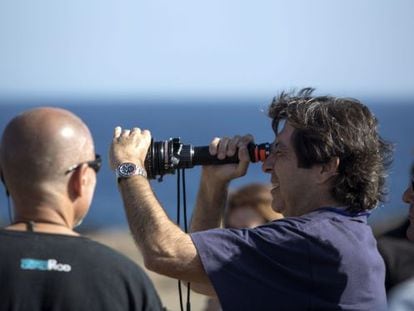 El director Manuel Gómez Pereira, durante el rodaje de 'La ignorancia de la sangre'.