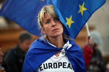A woman attends an anti-Brexit demonstration in Trafalgar Square in London, Britain, September 13, 2017. REUTERS/Hannah McKay