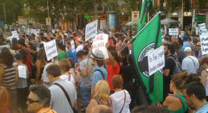 Los indignados inician la marcha en Atocha.