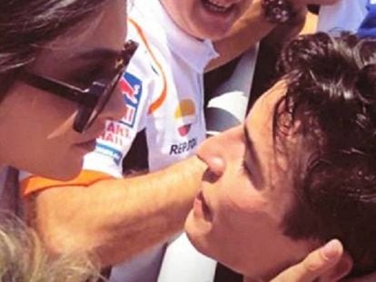 Lucía Rivera y Marc Márquez, en el GP de Cataluña. 
