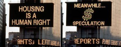 Fotografías tomadas en 1989 de una intervención en Times Square de la artista Martha Rosler.