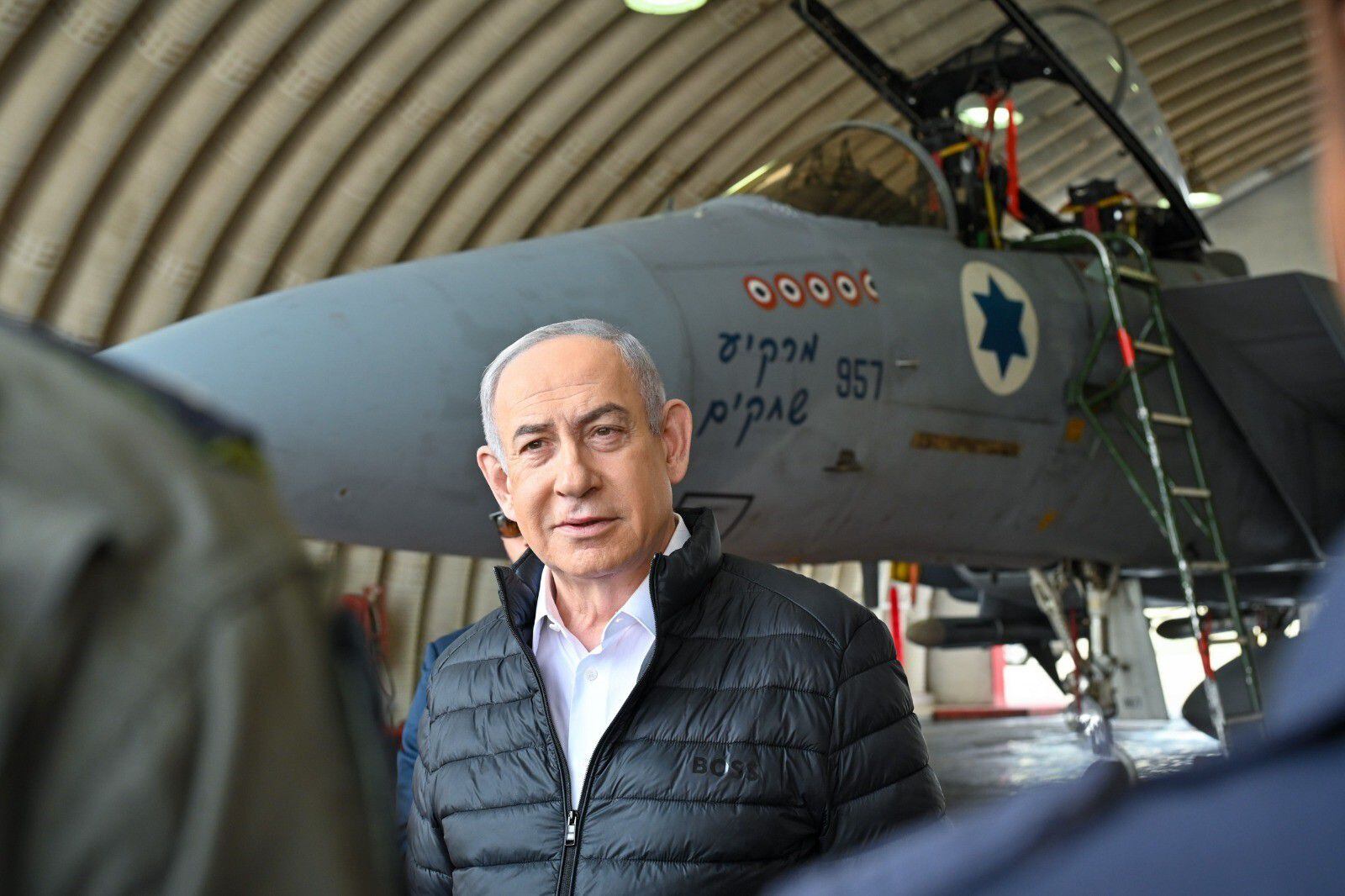 HANDOUT - 11 April 2024, Israel, Rehovot: Israeli Prime Minister Benjamin Netanyahu visits the Tel Nof Airbase. Photo: Kobi Gideon/GPO/dpa - ATTENTION: editorial use only and only if the credit mentioned above is referenced in full  11/04/2024 ONLY FOR USE IN SPAIN