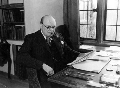 Winston Churchill en su casa de Chartwell en 1939. 