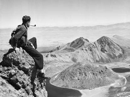 Autorretrato de Juan Rulfo en el Nevado de Toluca, d&eacute;cada de 1940.