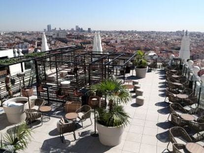 El renovado edificio España, de 117 metros del altura, abrirá en unos días y estrenará un bar panorámico con vistas sobre toda la ciudad