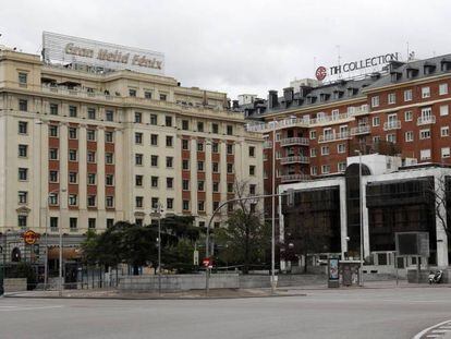 Fachadas del Hotel Gran Meliá Fenix y del NH Collection Colón en Madrid. 