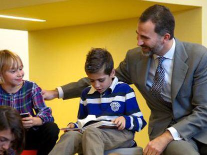 El príncipe Felipe, durante la inauguración de la Casa del Lector.