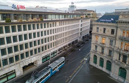 UBS and Credit Suisse headquarters in Paradeplatz, Zurich (Switzerland).