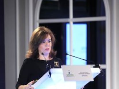 Soraya S&aacute;enz de Santamar&iacute;a, durante su intervenci&oacute;n en la jornada anual de Uteca.